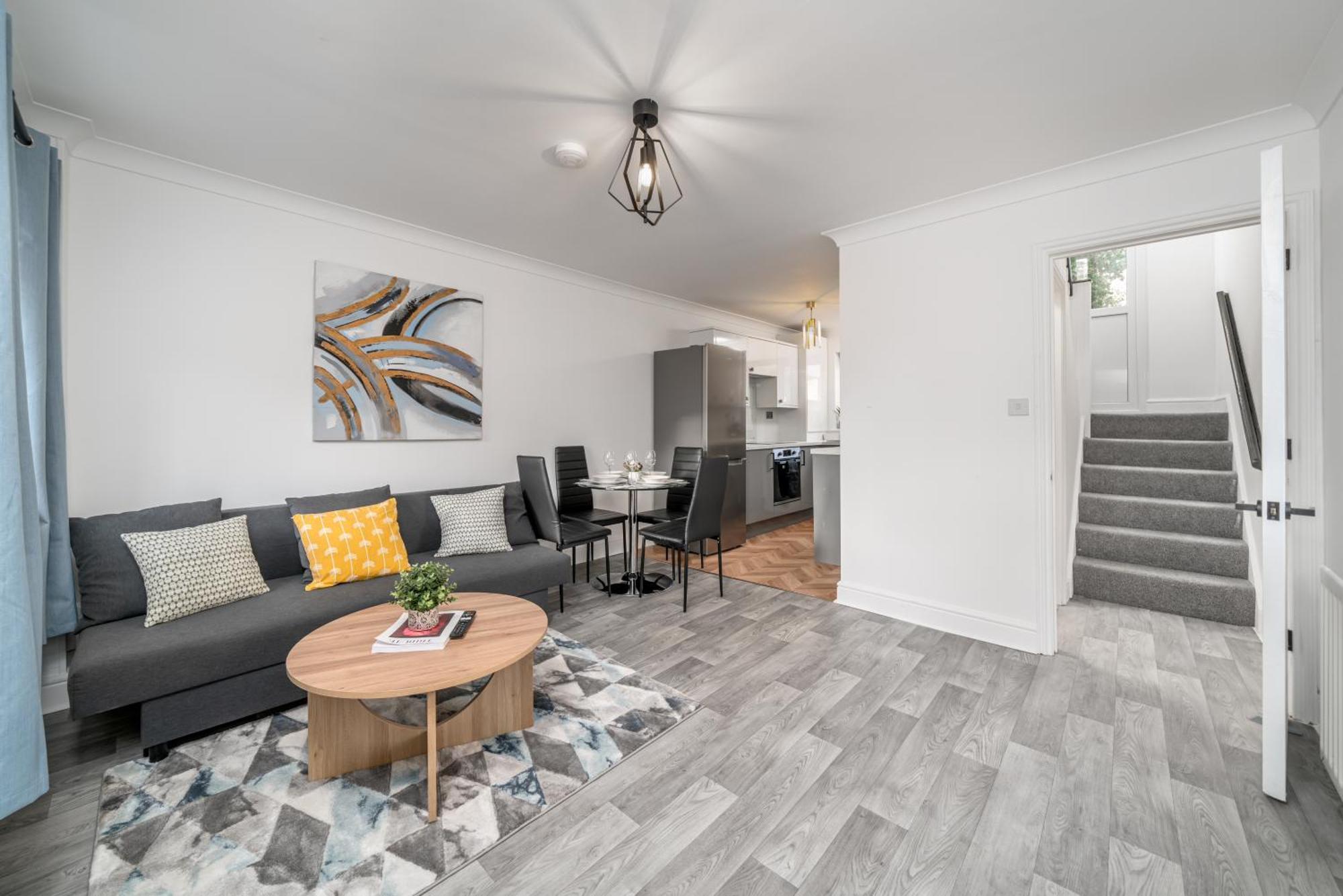 Cozy 3 Bed House With Garden & Parking In Rochester, Kent Mins To Train Station, Wifi Exteriör bild